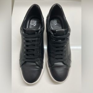 Men’s dress sneakers